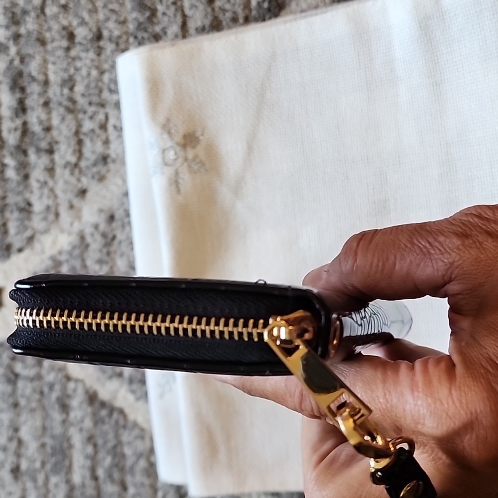 Black Croc Embossed Wristlet Wallet. - Picture 7 of 9